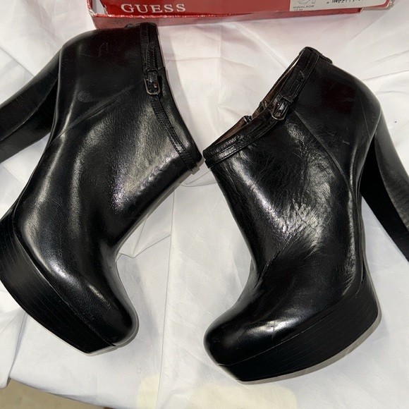 Women’s GUESS block heels - Picture 4 of 6
